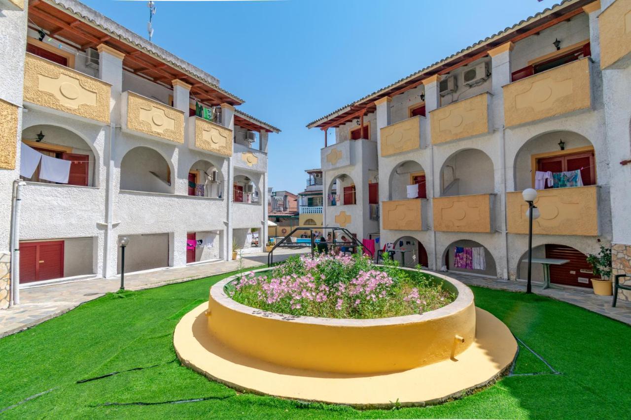 Bella Grecia Studios And Apartments By Hotelius Moraḯtika Exterior foto