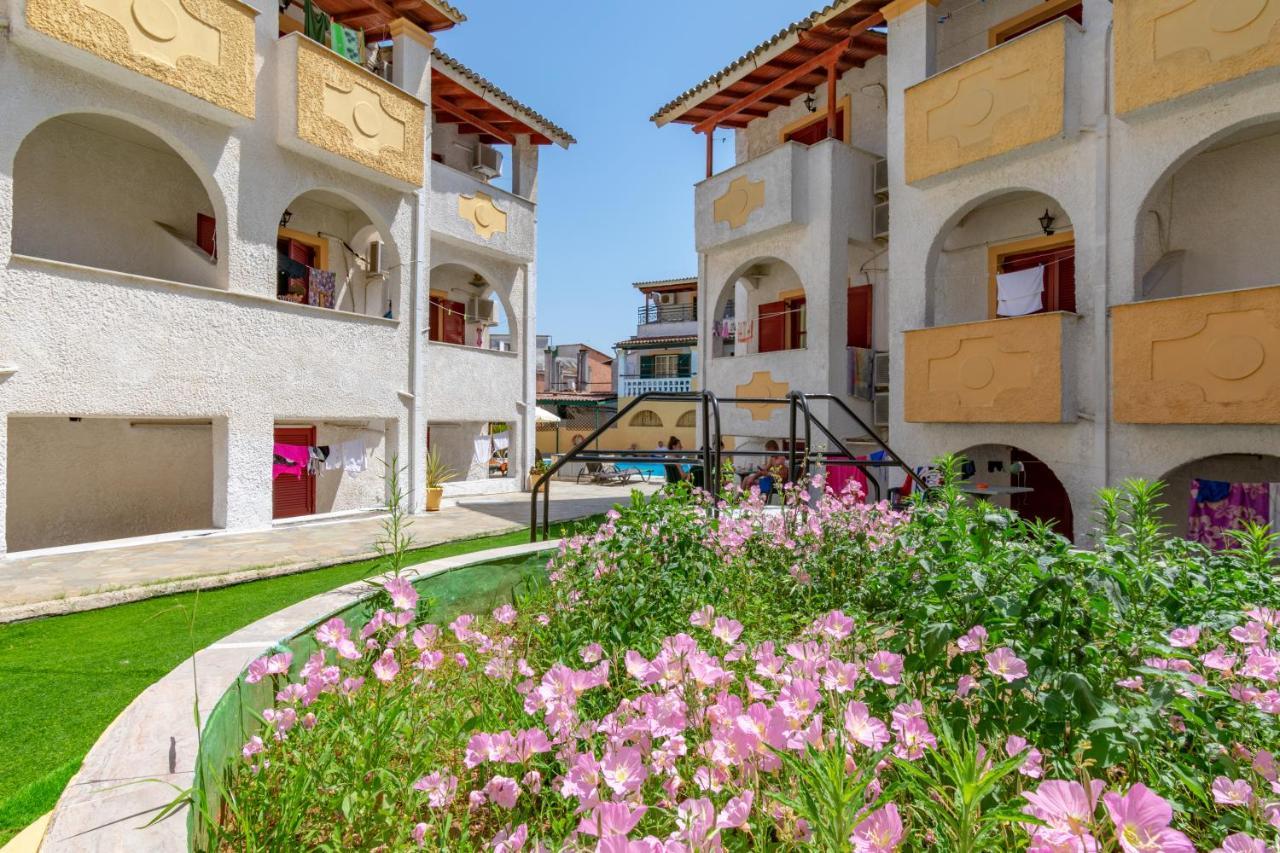 Bella Grecia Studios And Apartments By Hotelius Moraḯtika Exterior foto